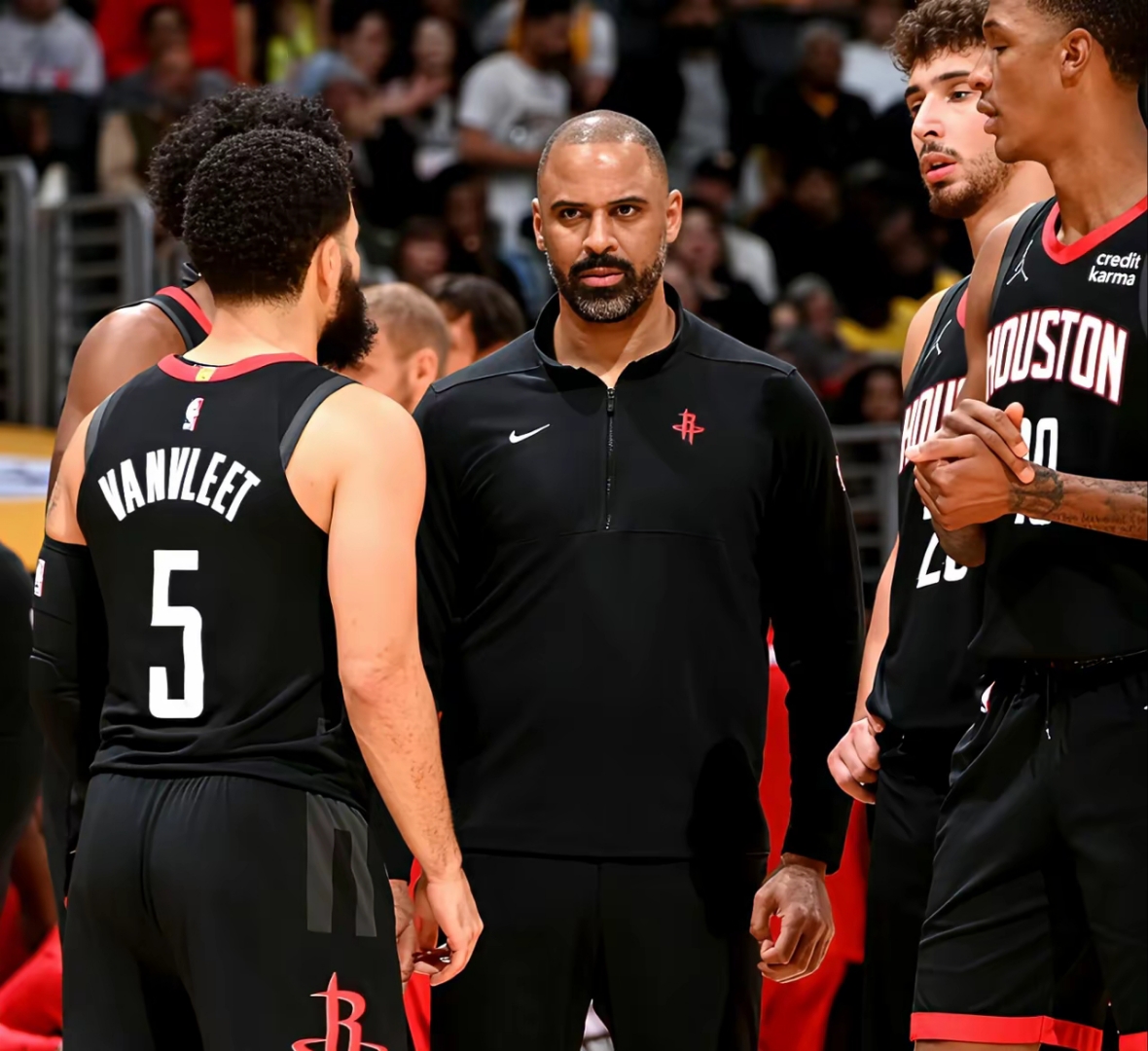 关于新奥尔良鹈鹕迎欧篮联关键赛；加时末段绝杀压哨；更衣室稳定；更衣室氛围转暖的信息-英雄联盟比赛押注